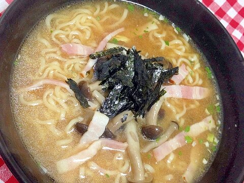 しめじ&ベーコンの海苔ラーメン★